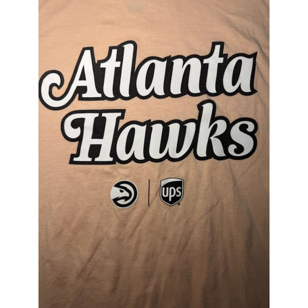 Atlanta Hawks UPS Sponsor Graphic T-Shirt Peach Size L Unisex